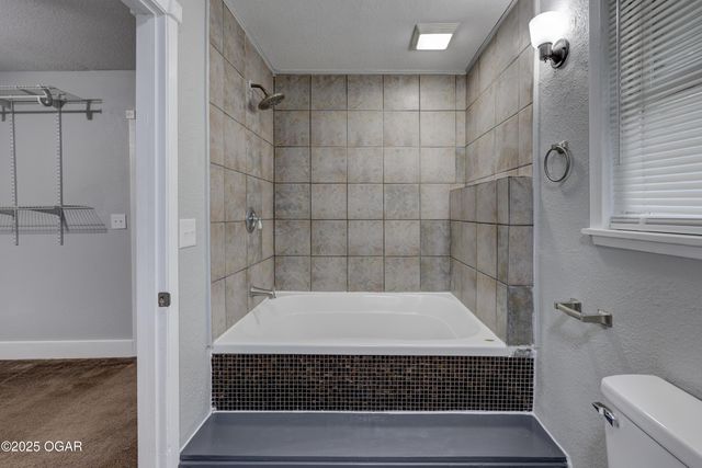 2102 E Yuma Street, Joplin, MO 64801