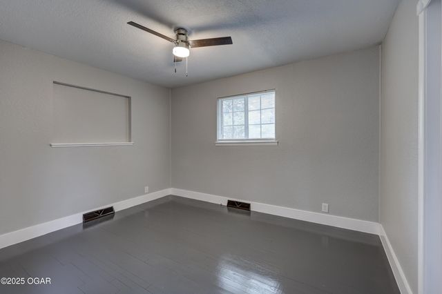 2102 E Yuma Street, Joplin, MO 64801