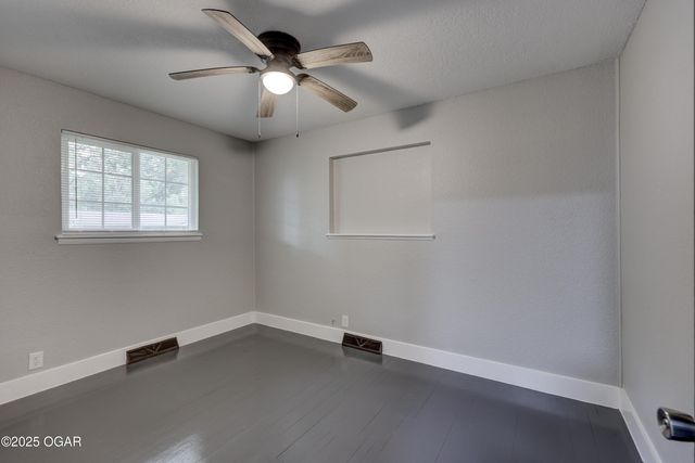 2102 E Yuma Street, Joplin, MO 64801