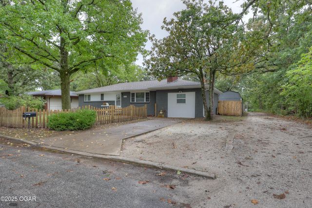 2102 E Yuma Street, Joplin, MO 64801