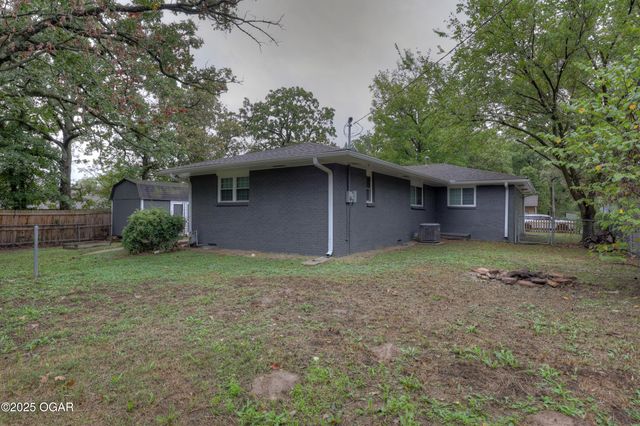 2102 E Yuma Street, Joplin, MO 64801