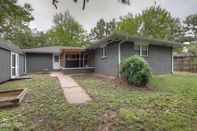 2102 E Yuma Street, Joplin, MO 64801