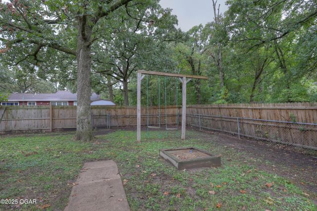 2102 E Yuma Street, Joplin, MO 64801