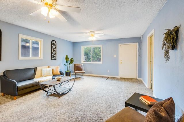 1732 Comanche Rd, Pueblo, CO 81001