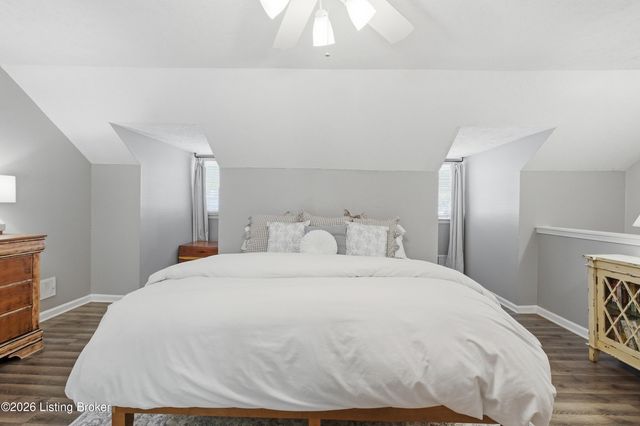 10767 Colonial Woods Ct, Louisville, KY 40223