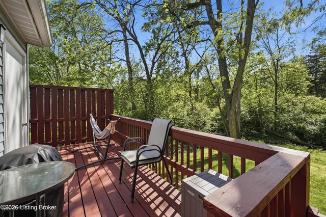 10767 Colonial Woods Ct, Louisville, KY 40223