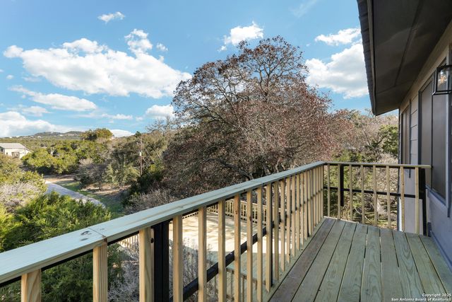 1122 Oakridge, Canyon Lake, TX 78133
