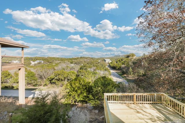 1122 Oakridge, Canyon Lake, TX 78133