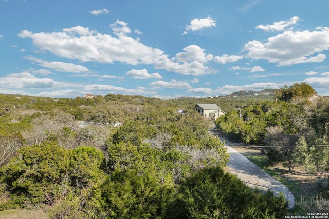 1122 Oakridge, Canyon Lake, TX 78133
