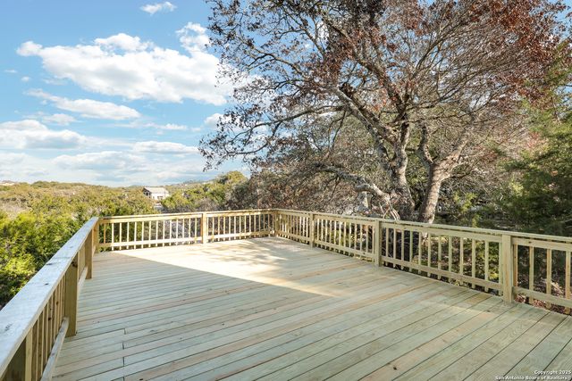 1122 Oakridge, Canyon Lake, TX 78133