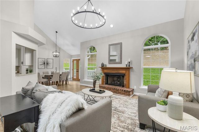 11269 Oak Hill Manor Drive, Bridgeton, MO 63044