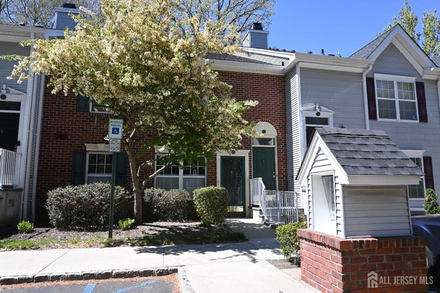13 Jay Court, Plainsboro, NJ 08536