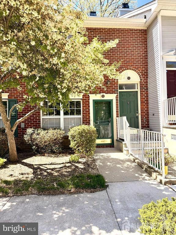 13 Jay Court, Plainsboro, NJ 08536