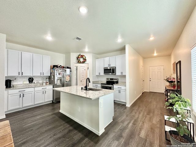 3226 Farm Oak, San Antonio, TX 78223