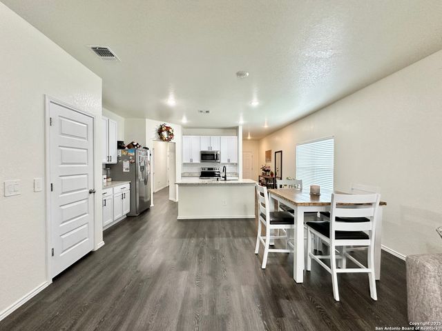 3226 Farm Oak, San Antonio, TX 78223
