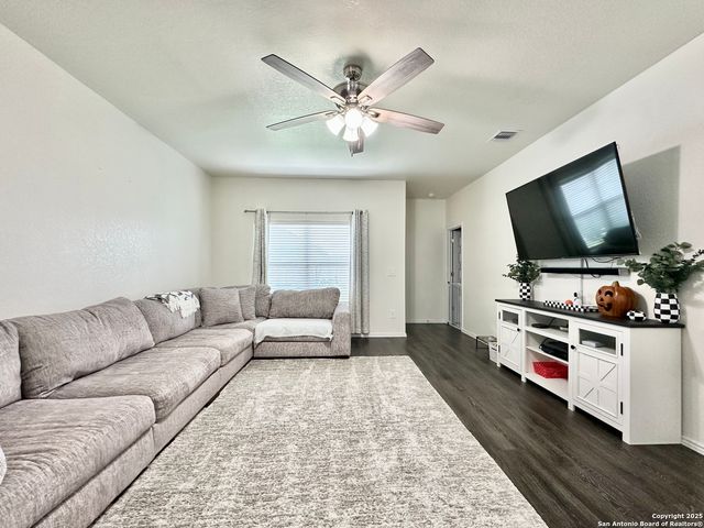 3226 Farm Oak, San Antonio, TX 78223