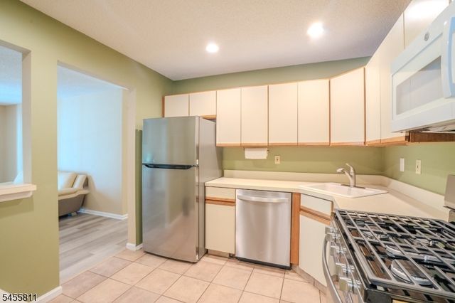 3509 Holman Ct, Bridgewater Twp., NJ 08807