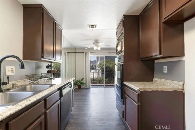 10215 Variel Avenue 14, Chatsworth, CA 91311