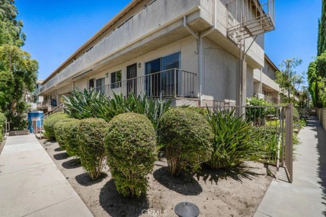 10215 Variel Avenue 14, Chatsworth, CA 91311