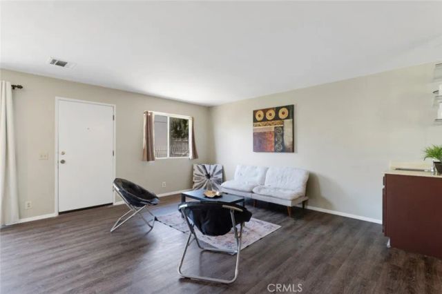 10215 Variel Avenue 14, Chatsworth, CA 91311