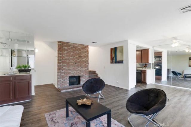 10215 Variel Avenue 14, Chatsworth, CA 91311