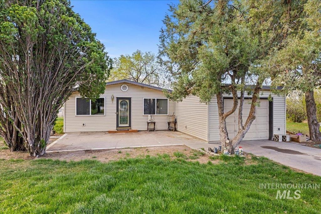 1267 NW Beaman St., Mountain Home, ID 83647