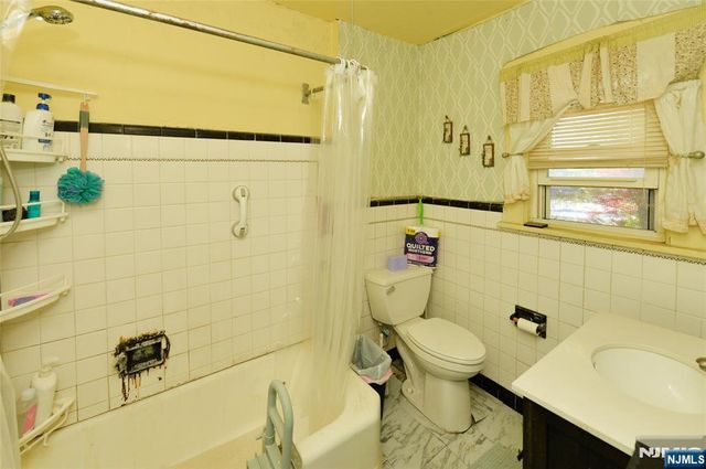 144 Degraw Avenue, Teaneck, NJ 07666