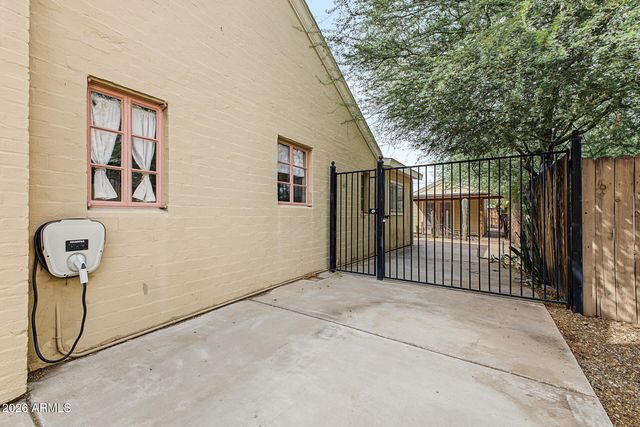 1126 W WILLETTA Street, Phoenix, AZ 85007