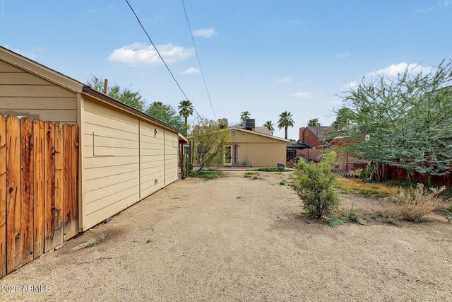 1126 W WILLETTA Street, Phoenix, AZ 85007