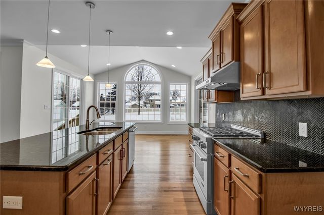 3320 East River Road, Grand Island, NY 14072