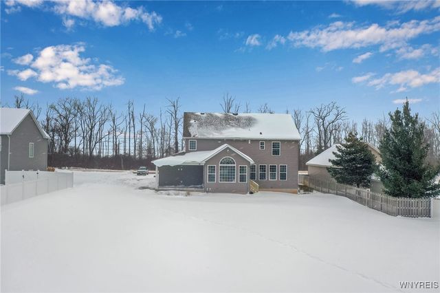 3320 East River Road, Grand Island, NY 14072