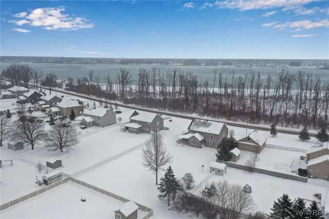 3320 East River Road, Grand Island, NY 14072