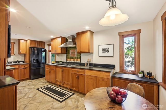 19202 12th Avenue NE, Shoreline, WA 98155