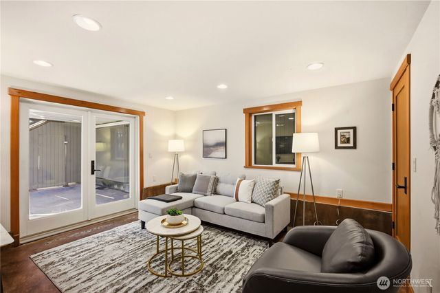 19202 12th Avenue NE, Shoreline, WA 98155