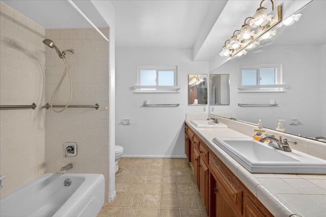 500 Friant Court, Bakersfield, CA 93309