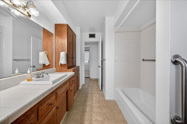 500 Friant Court, Bakersfield, CA 93309