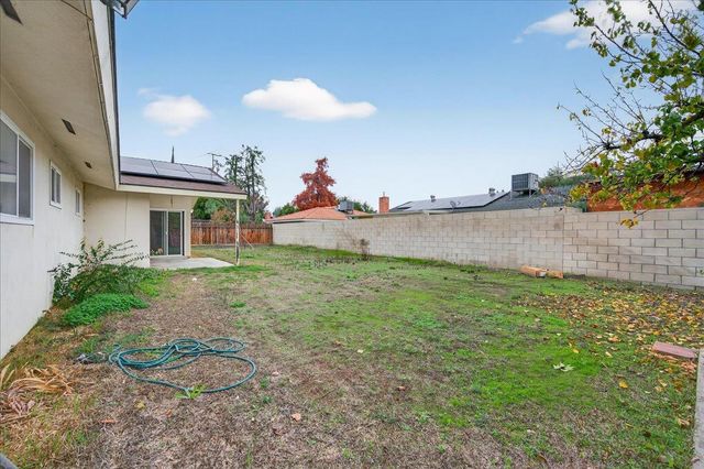 500 Friant Court, Bakersfield, CA 93309