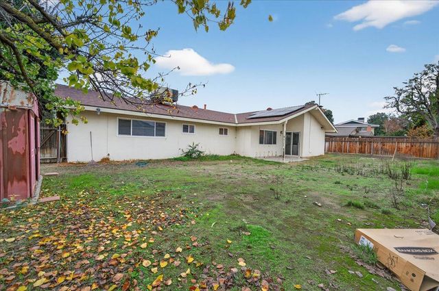 500 Friant Court, Bakersfield, CA 93309