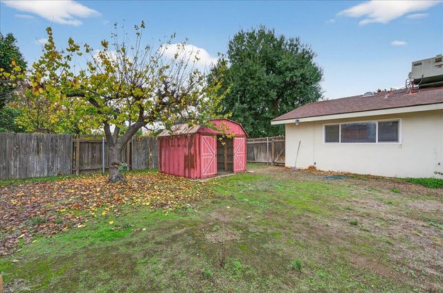 500 Friant Court, Bakersfield, CA 93309