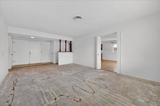 500 Friant Court, Bakersfield, CA 93309