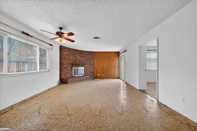 500 Friant Court, Bakersfield, CA 93309