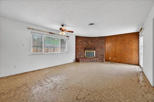 500 Friant Court, Bakersfield, CA 93309