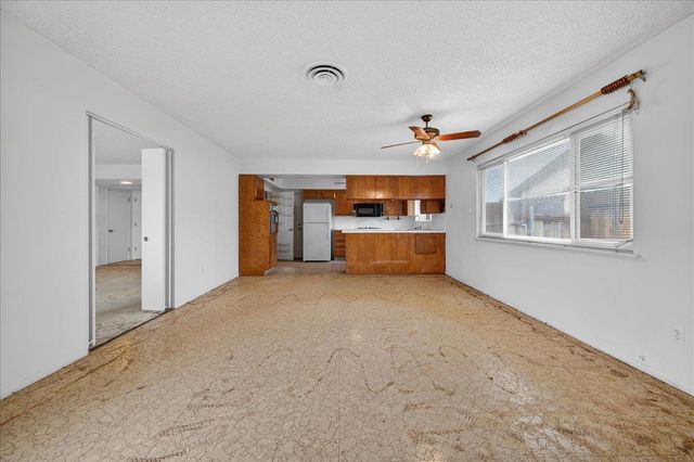 500 Friant Court, Bakersfield, CA 93309