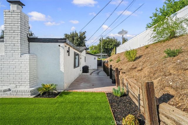 18640 Kimbrough Street, Canyon Country, CA 91351