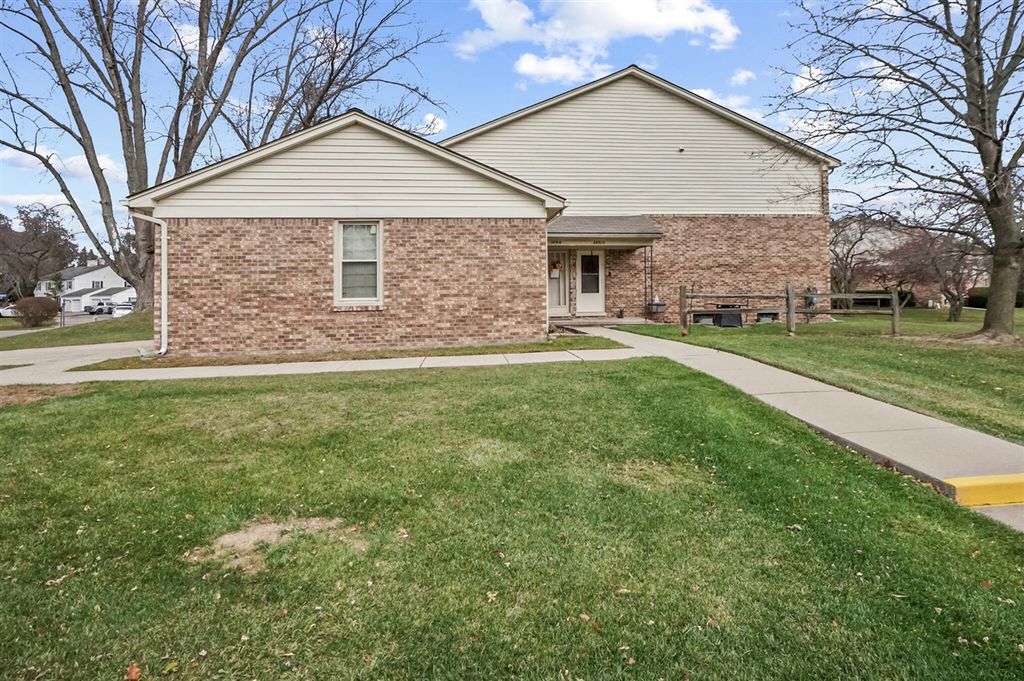 38513 Capetown Court 169, Clinton Township, MI 48038