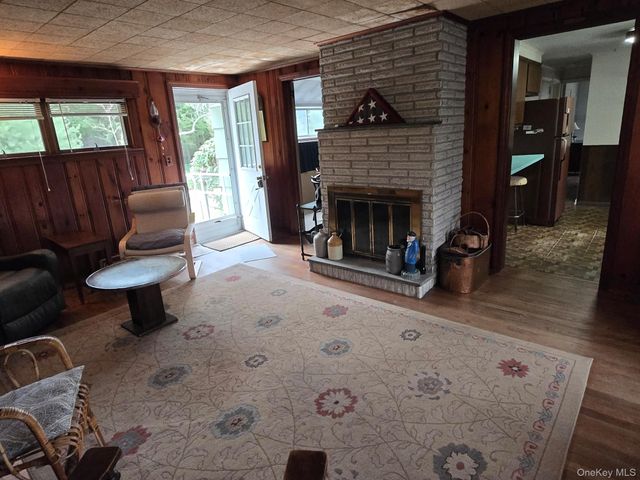 858 Fort Salonga Road, Northport, NY 11768