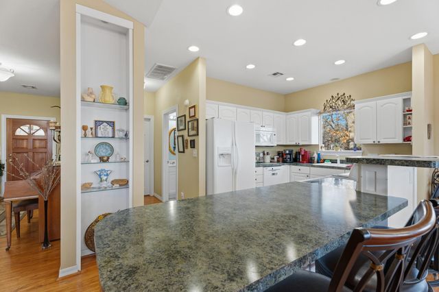 32180 S 627 Road, Grove, OK 74344