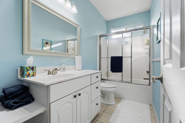 32180 S 627 Road, Grove, OK 74344