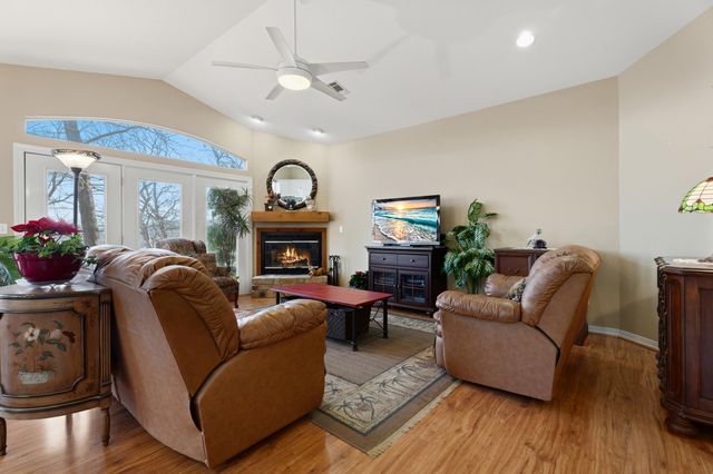 32180 S 627 Road, Grove, OK 74344