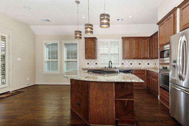 18 Chase Mills Place, Tomball, TX 77375